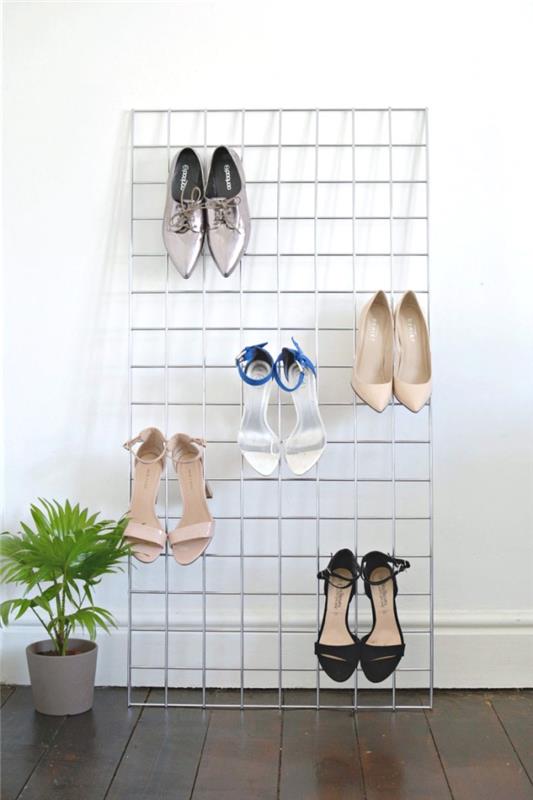 minimalist ayakkabı saklama ucu, topukluları asmak için modaya uygun bir metal ızgara