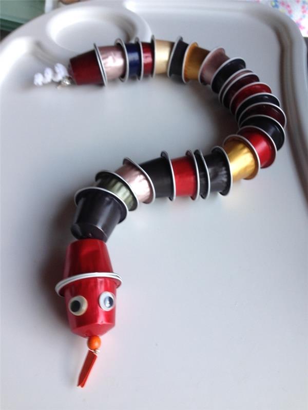 Çocuklar için DIY fikir nesne dekorasyon yılan geri dönüşüm