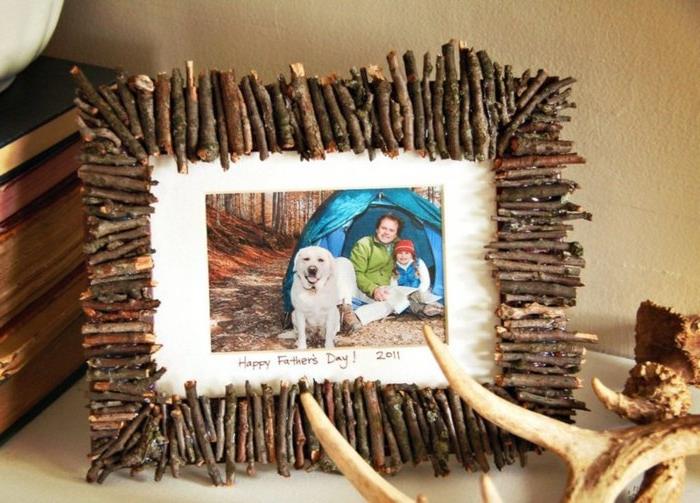 idee-regalo-festa-del-papà-cornice-foto-figlio-padre-personalizzata-decorazioni-rustiche-pezzettini-legno-lavoretti-creativi