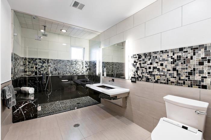 modern banyo, seramik klozet, bej fayans, cam duvar, havluluk