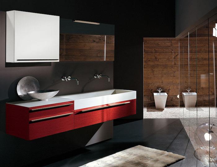 modern banyo, siyah ve kırmızı dekor, ahşap dolap, duşakabin, siyah zemin