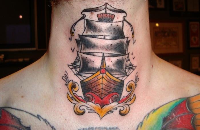 tatuiruotė ant kaklo valtis burės spalvos senosios mokyklos tatuiruotė gerklės žmogus