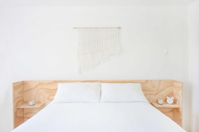 minimalist boho tarzı iç tasarım başlık fikirleri makrome ahşap depolama ile beyaz ve ahşap yatak odası başlık