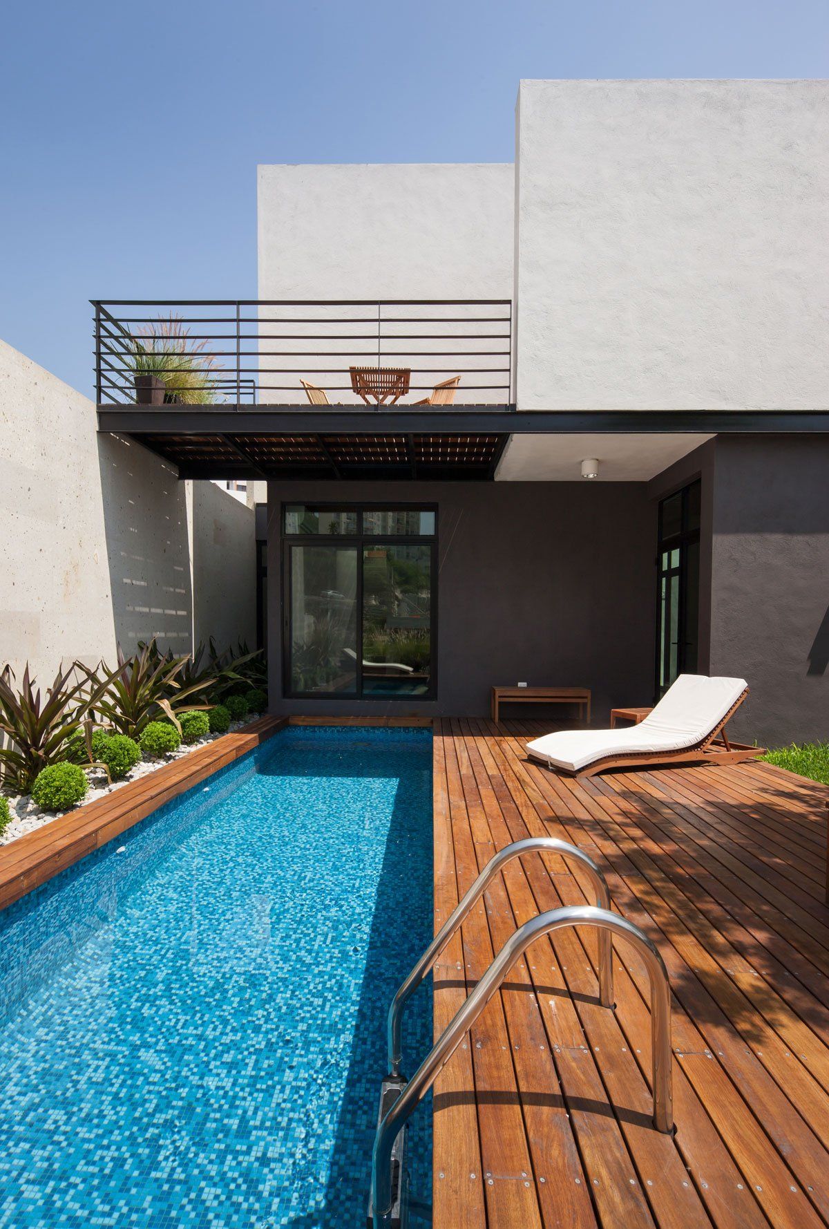 casa luxuosa com piscina
