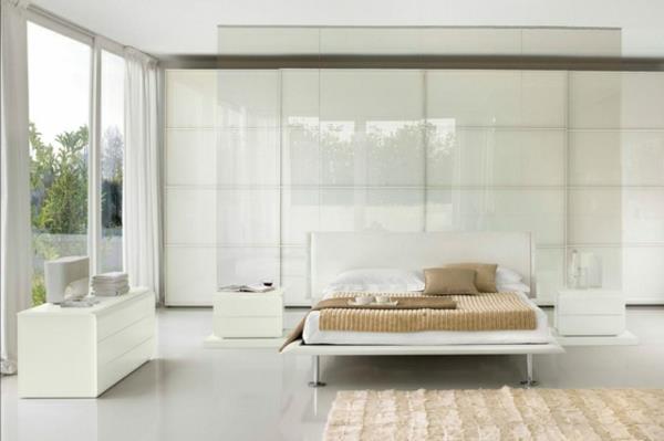 ideje za dekor spalnice-naravne barve-enobarvno-bela-poudarki-preproga-lan-postelja-bež