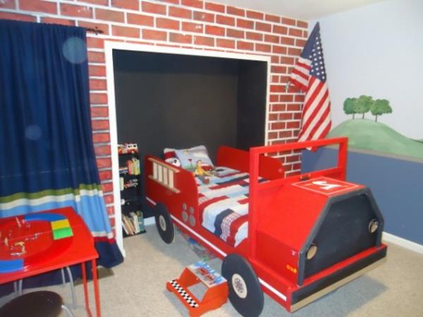 okrasitev-spalnica-fant-gasilec-postelja-rdeči-tovornjak