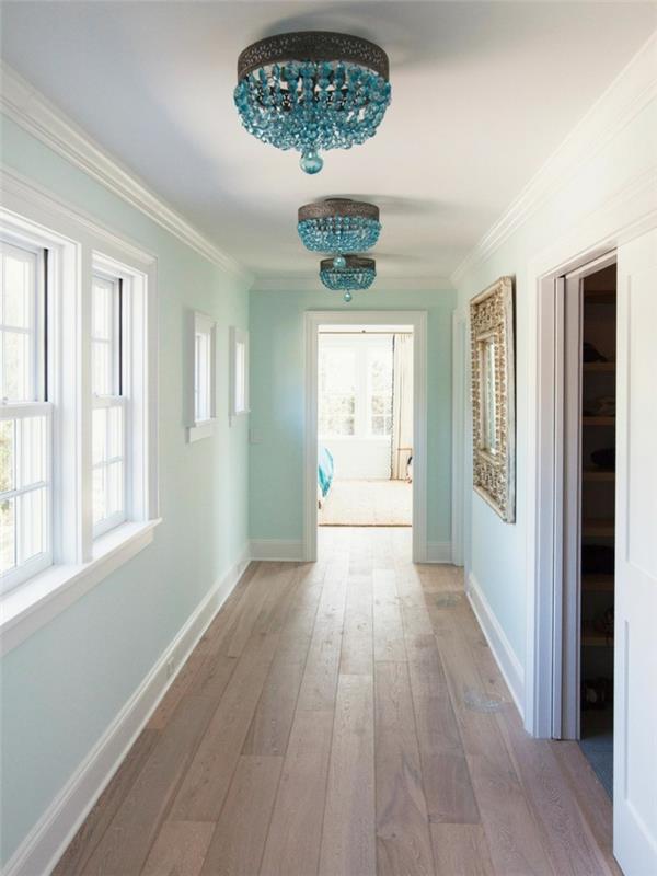 illuminazione-corridoio-particolare-pavimento-parket-legno-chiaro-lampade-blu-crystallo-specchio