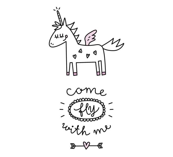 Bükülmüş boynuzlu ve kanatlı küçük şirin tek boynuzlu at tasarımı, el yazısı harflerle ilham verici mesaj ve küçük bir aşk oku