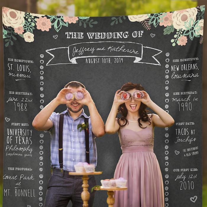 Evli çift gözlerinde kekler, düğün animasyon fikrine, düğün oyunlarına tanık oluyor, özgün bir şeyler yapıyor