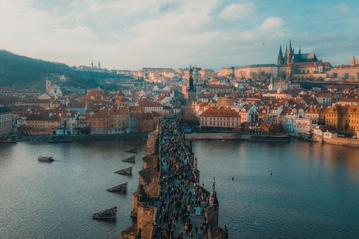 Praga zlato mesto, Karlov most, zimska pokrajina, fotografija mestne krajine, kako okrasiti namizje Donava in Praga