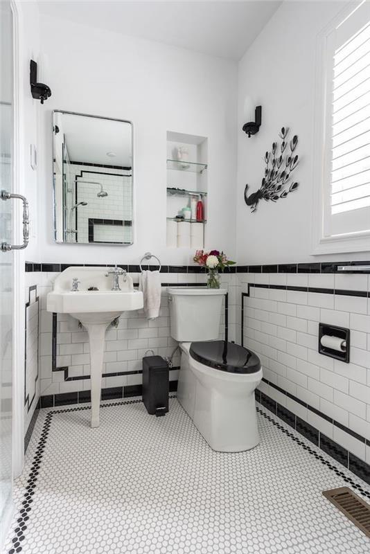 Küvetli bir banyoyu dekore etmek için siyah metal tavus kuşu, siyah beyaz modern duvar dekorasyonu