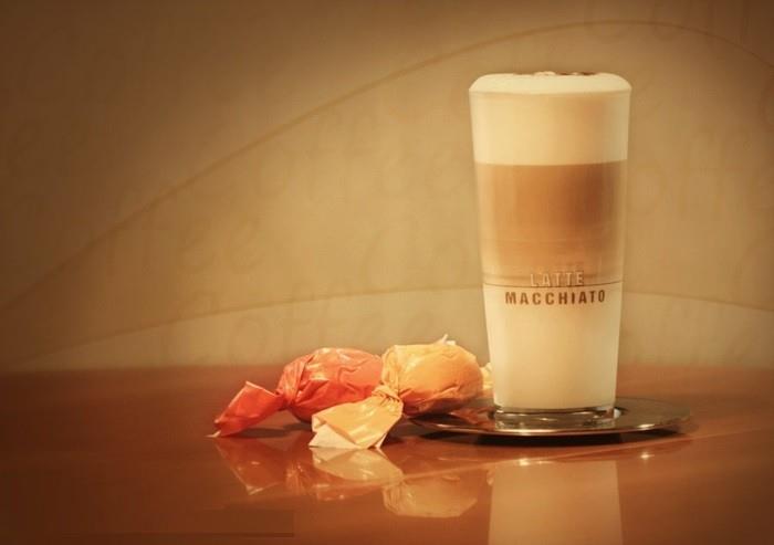 inspiration-café-macchiato-good-idea-to-drink-good-coffee-ambiance-la-photo-professionalnel