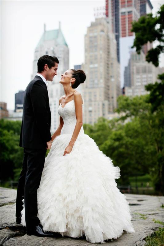 įkvėpimo suknelė-undinė-vestuvių-vestuvių suknelė-be petnešėlių-Niujorko pora