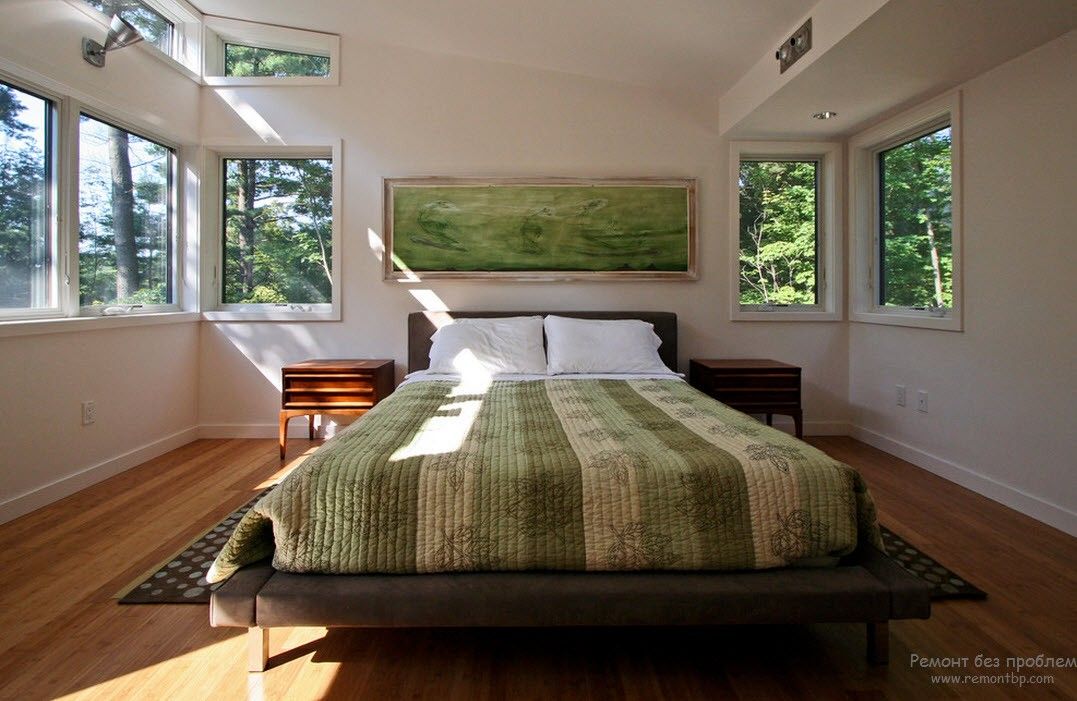Elegante camera da letto con rilassanti sfumature di verde