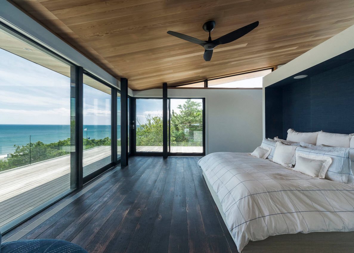 Dormitorio con vista al mar
