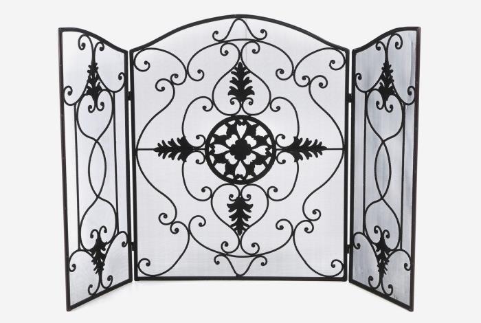 interjero dizaino objektas su kaustytomis geležinėmis durimis dizainas su ritinėliais ir gėlių raštais, idėja sukurti geležies interjerui
