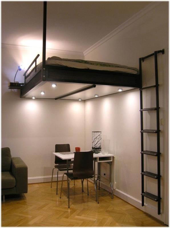 iç-yatak odası-tasarım-fikri-yenilik-mobilya-ve-aksesuar-katlanır-yatak-bir-merdiven-bir-masa-koltuk-artı-güzel-aydınlatma-duvar- monte-katlanır-yataklar-945x1268-yeniden boyutlandırılmış