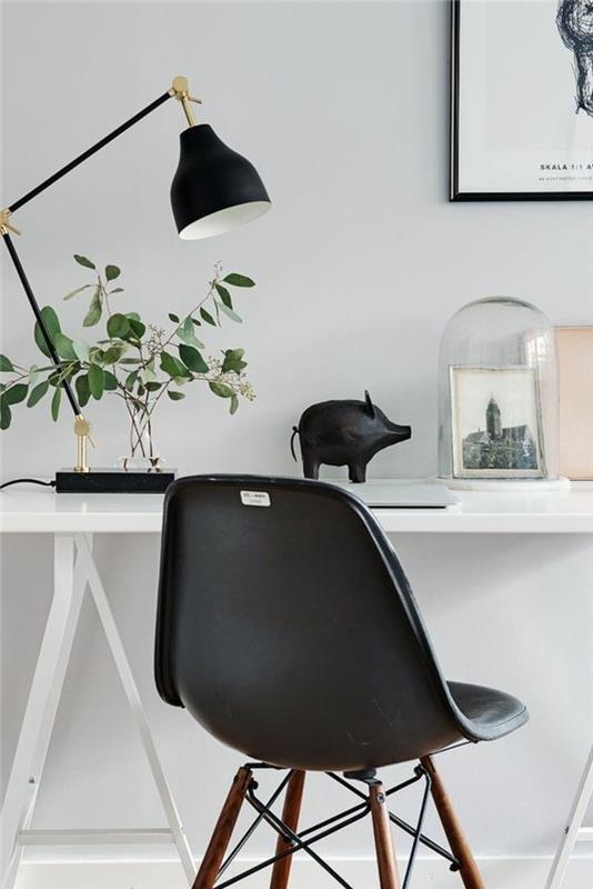 minimalist-iç-çalışma köşesi-masa-siyah-sandalye-siyah-masa lambası