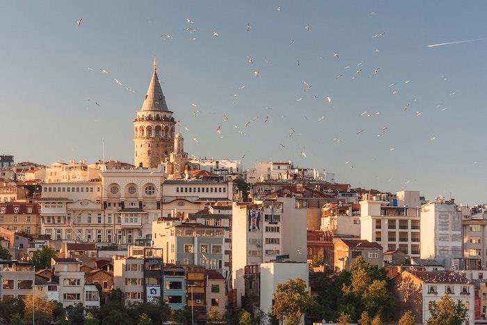 Harika bir tarihe sahip modern İstanbul şehri, bilgisayar arka planı için en güzel şehir manzarası, telif ücretsiz resim