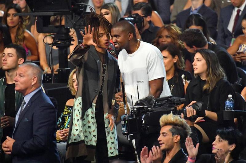 Kanye West ve Jaden Smith'in fotoğrafı, Showtime'ın yaklaşmakta olan Omniverse serisinde gelecekteki başrol rolü
