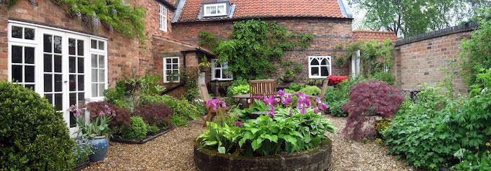 english-garden-courtyard-a-english-flowers-england