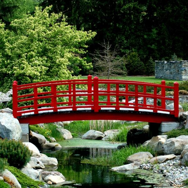 japonų sodas-raudonas tiltas