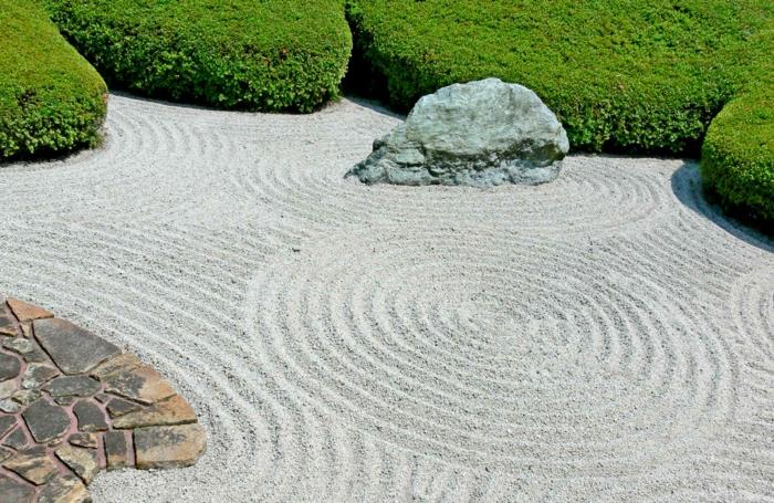 miniature-japanese-zen-garden-beaumont-monteux-pierre