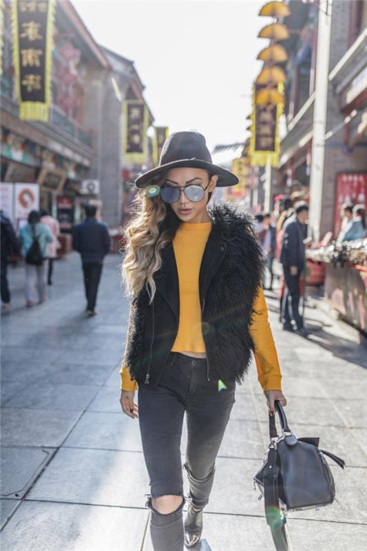 şık kış 2019 kadın görünümlü siyah ve sarı deri ve kadife aksesuarlar, çedar rengi bluz modeli