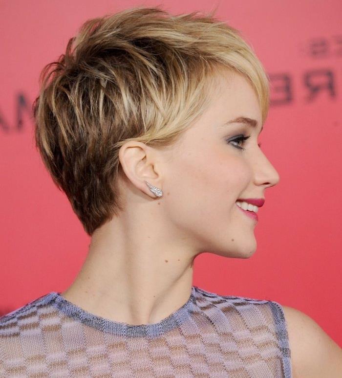 ženska s kratkimi lasmi, jennifer lawrence pixie z blondinkami, grdo pričesko