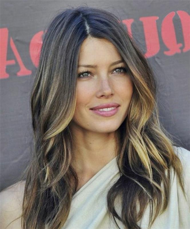 jessica biel, dolgi ohlapni lasje, svetli kodri, blond in vijolični odtenki, rjavi lasje, kako izbrati pričesko