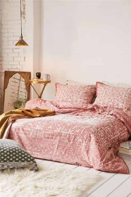 minkštas ir harmoningas-rožinis-lovos metimas