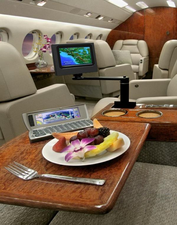 jet-fly-sale-sale-pri-interior-luxury-lunch