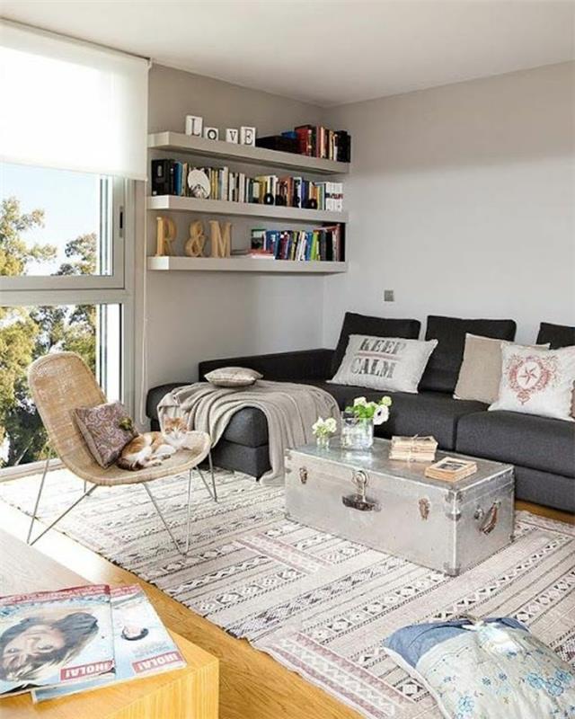 lepa-dnevna soba-elegantno-pohištvo-barvita-preproga-parket-tla-bež-stene-bela-strop-postavitev-majhna-dnevna soba