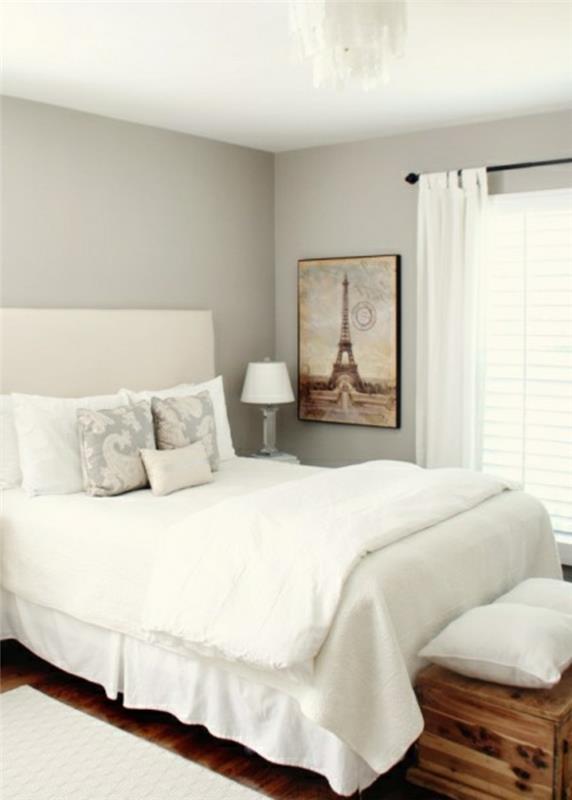 güzel-beyaz-yatak odası-ikea-ahşap-uç-yatak-beyaz-duvarlar-beyaz-yastıklar