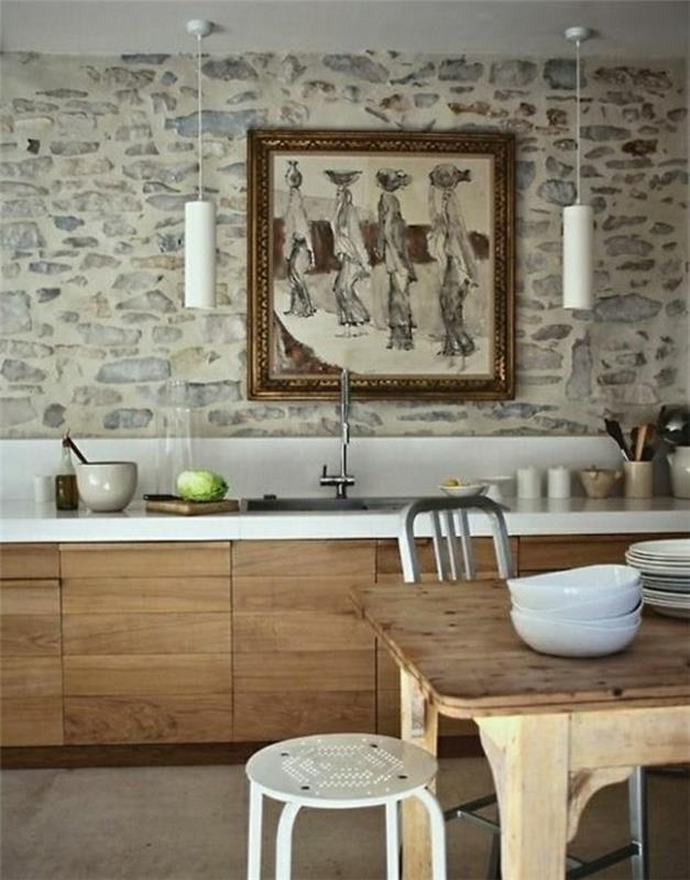 graži-virtuvė-su-akmens apdaila-šviesaus-medžio baldai-prašmatnus-dydžio virtuvės baldai