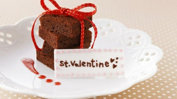 lepa-sladica-ideja-za-valentinovo-darilo-ideja-moški-valentinovo-katero-sladico-izbrati-za Valentinovo