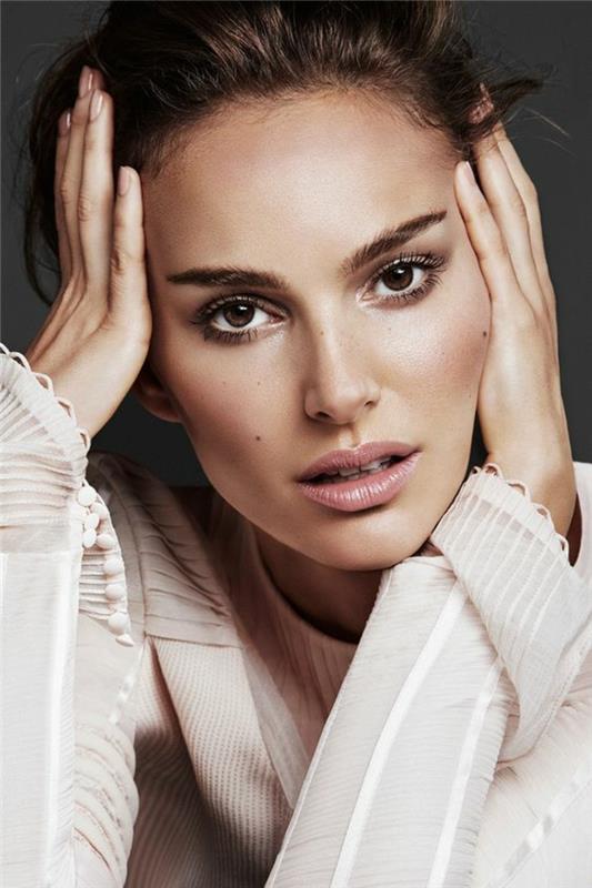 Keira Knightley güzellik kadını; iyi makyaj nasıl yapılır