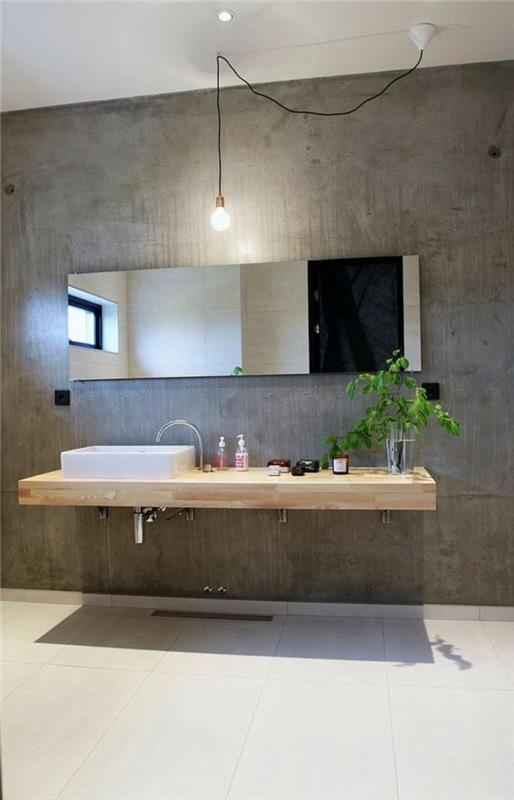 gana vonios kambarys-dekoratyvinis-betonas-smėlio spalvos plytelės-vonioje