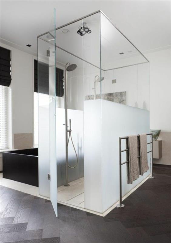 gražus-vonios kambarys-dušo kabina-visas grindys-juodas-parketas-vonios kambarys