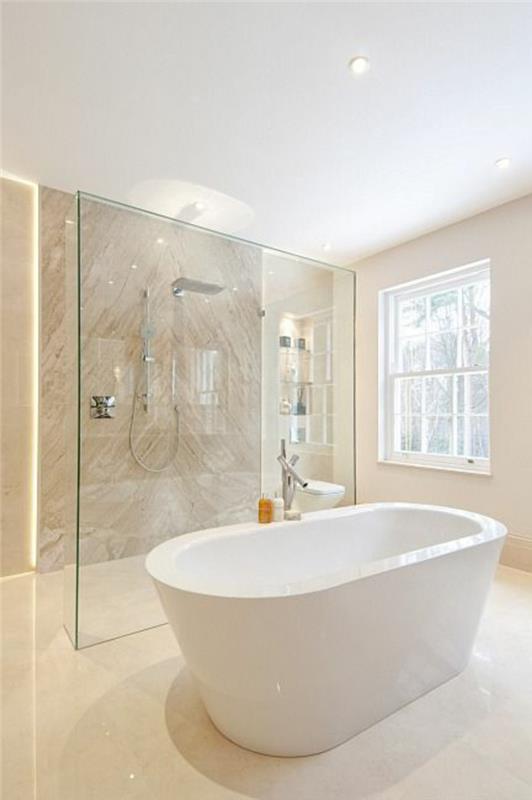 gana prabangus vonios kambarys su plytelėmis išklotu vonios kambariu-leroy-merlin-smėlio spalvos ir balto stiklo vonia