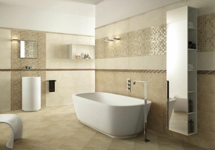 gana prabangus vonios kambarys-travertinas-vonios kambarys su smėlio spalvos plytelėmis ir balta vonia