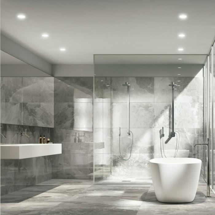 precej siva kopalnica s sivimi marmornimi ploščami bela kad