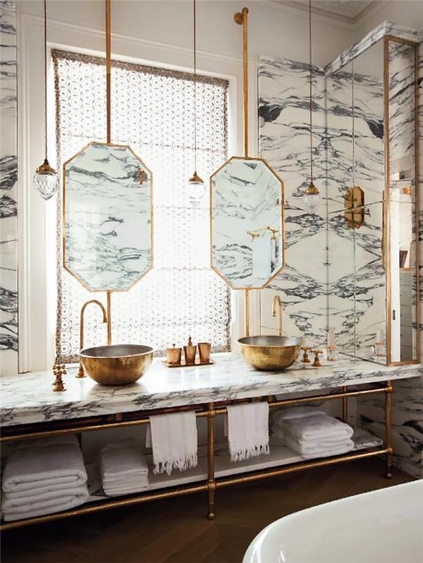 gana retro-prašmatnus vonios kambarys su marmurinėmis kriauklėmis, kaip papuošti vonios kambarį