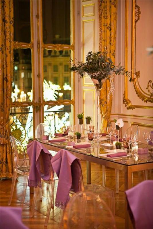 lepa miza-s-stekleno-namizno-luksuzno-notranjost-prozorni-stoli