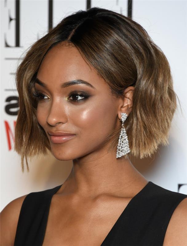 jourdan dunn, kratka kvadratna kosa, obsežni lasje, ideja afriške ženske frizure, balayage, črna obleka, trendovska pričeska
