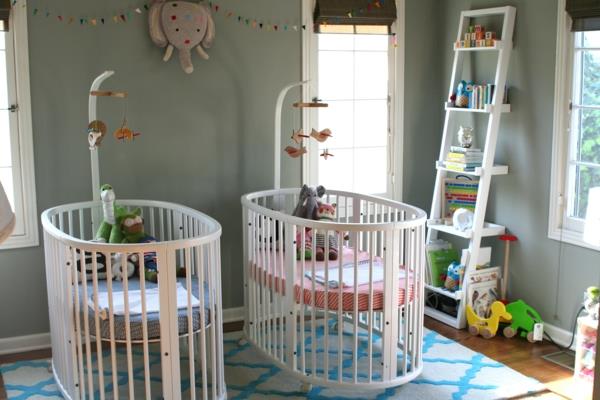 dvojčki-igrače-otroške posteljice-dojenčki-malo-ustvarjalni