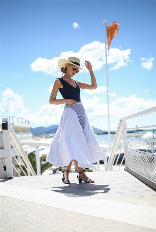 dolgo belo krilo, sončna očala, ženski poletni klobuk, modra brezrokavnica, oblačila za na plažo