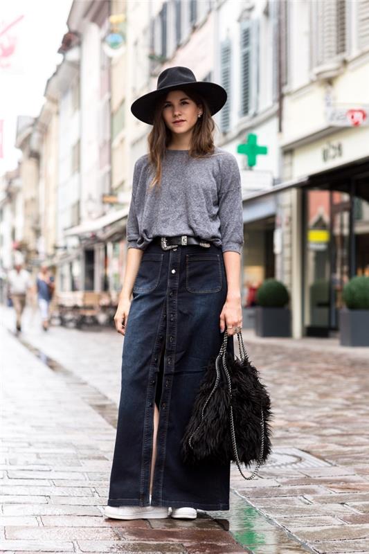 jesensko-zimska ženska moda, elegantna ideja v temno denim krilu z visokim pasom v kombinaciji s sivo bluzo in črnimi dodatki