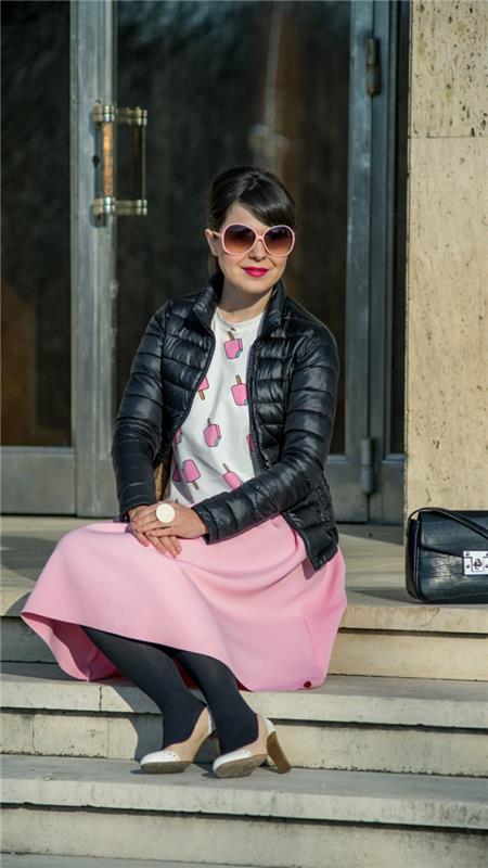 retro oblačila, roza krilo, črne nogavice, retro črpalke, roza sončna očala