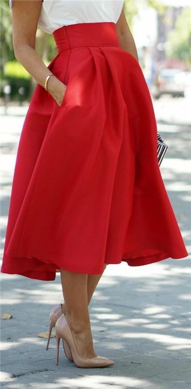 gatvės raudonas sijonas